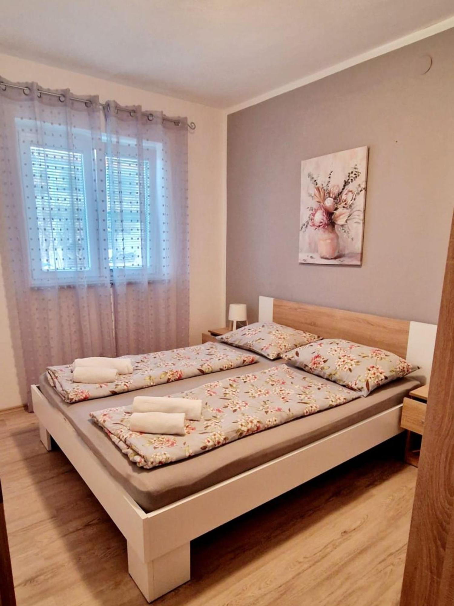 Apartment Sunset Porec Bagian luar foto